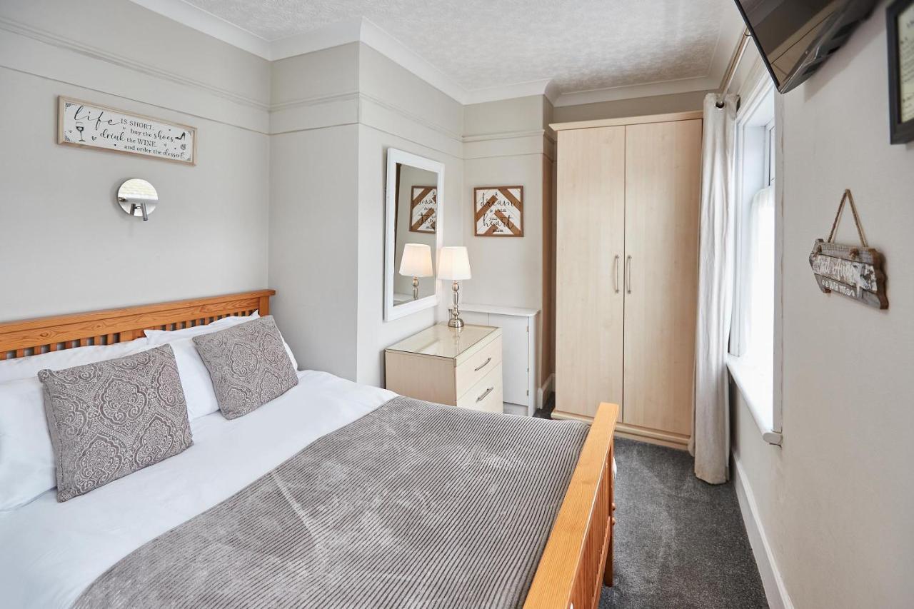 Glencoe Holiday Apartments Вітбі Екстер'єр фото