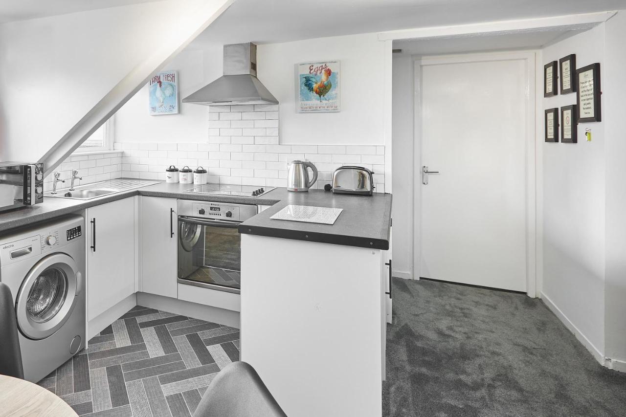 Glencoe Holiday Apartments Вітбі Екстер'єр фото