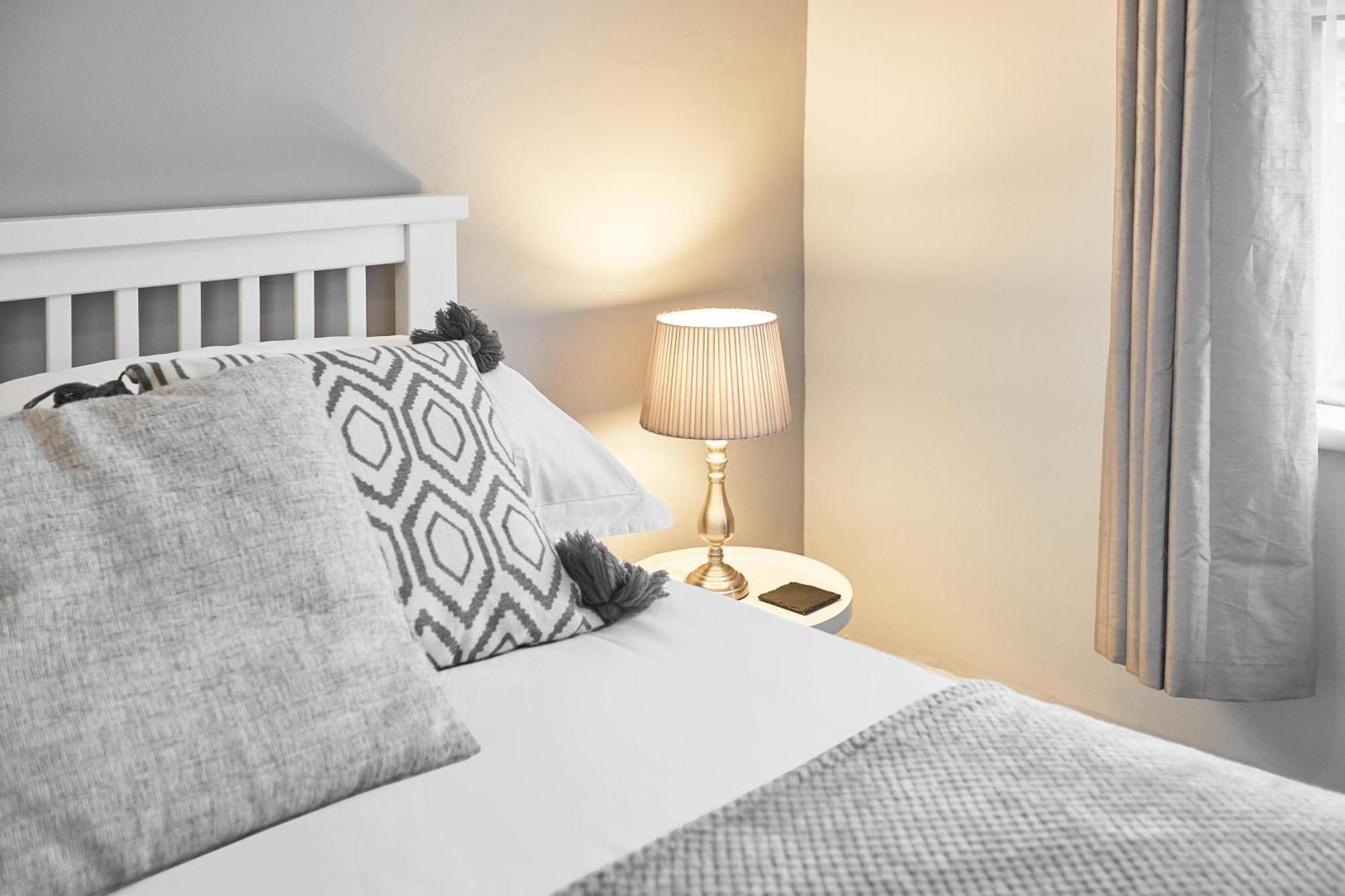Glencoe Holiday Apartments Вітбі Екстер'єр фото