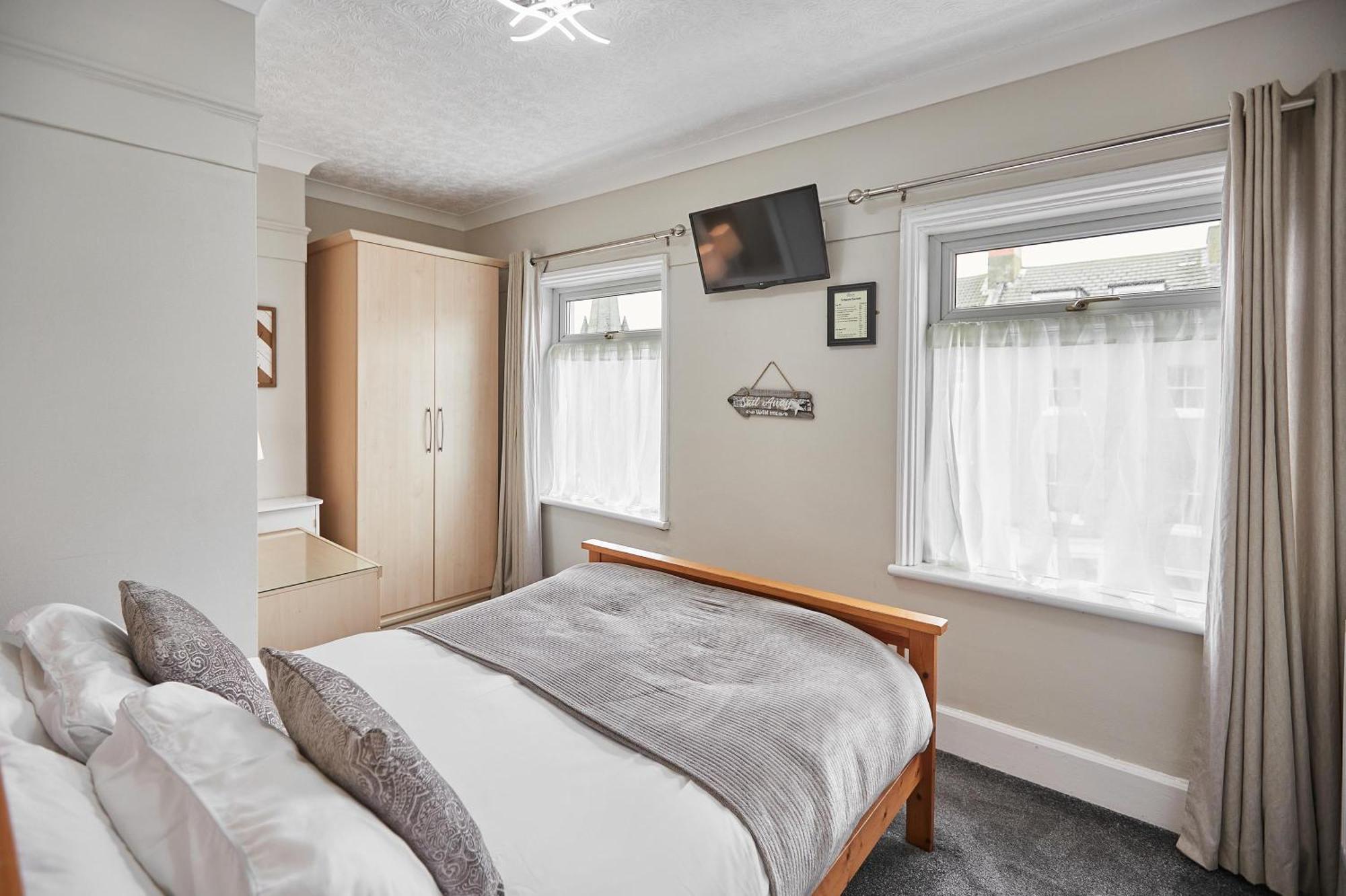 Glencoe Holiday Apartments Вітбі Номер фото
